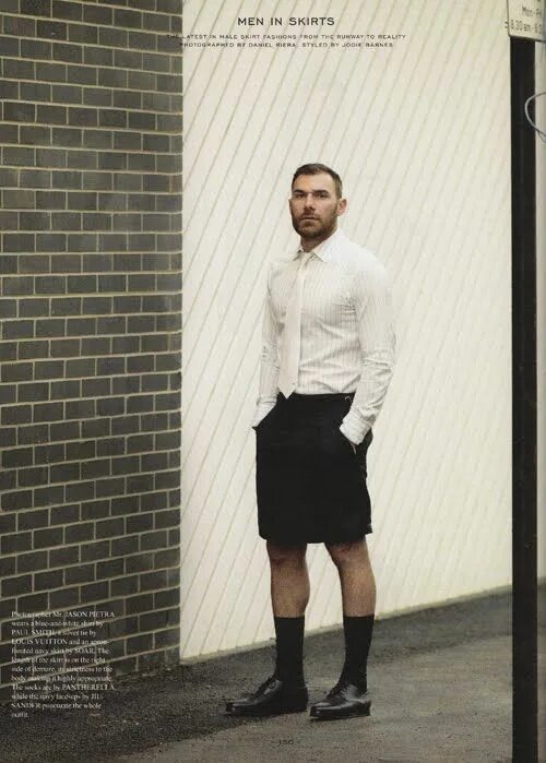 Парень в юбке 2. Мужчины в юбках стильно. Стильные мужские юбки. David vance "kilt". Парень в юбке 2.