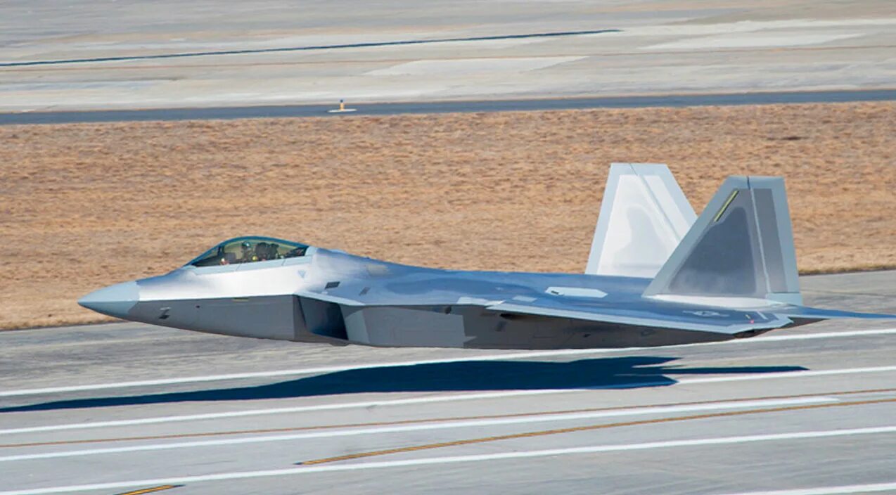 Стелс видео. Стелс-истребитель yf-23. локхид yf-22. lockheed yf-22. yf-22 конкурент.
