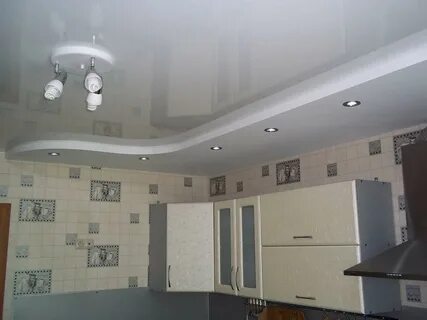Двухуровневые натяжные на кухне