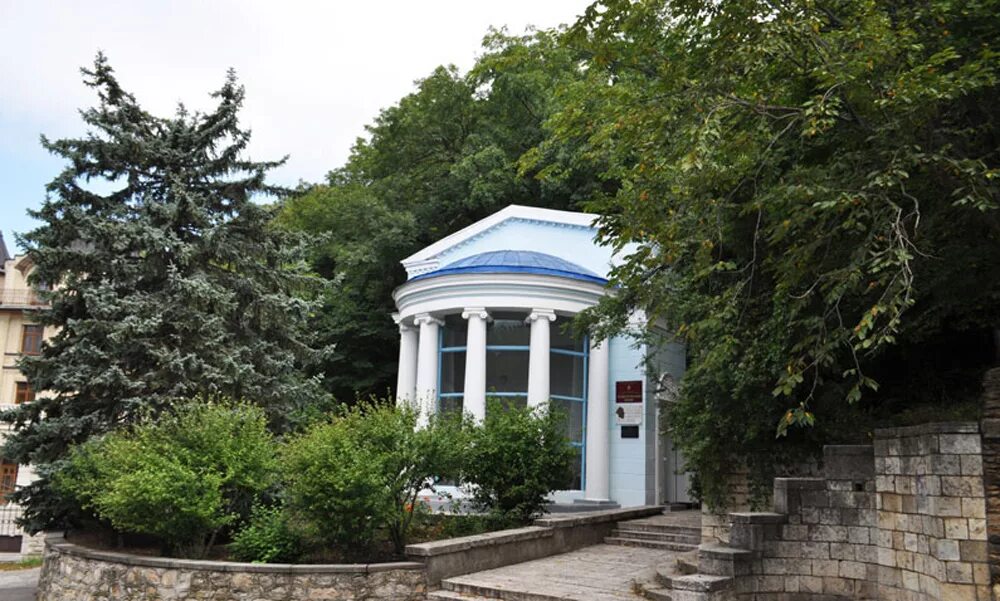 памятник лермонтову в железноводске. лермонтовский сквер железноводск. памятник лермонтову в железноводске, 1988 год. смирновский бювет железноводск. лермонтовский бювет 2 пятигорск.