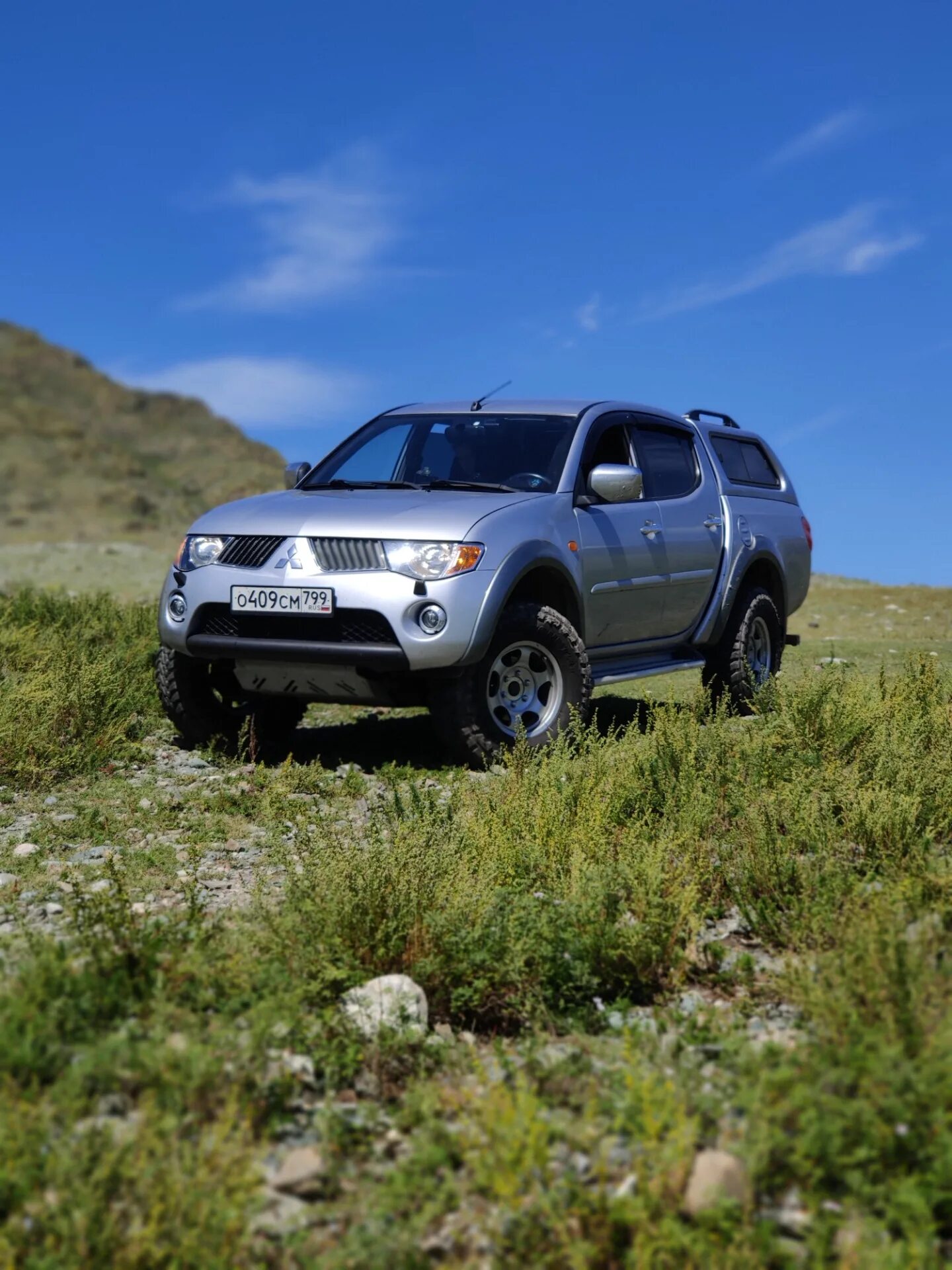 Автомобиль на л. Мицубиси l200. Mitsubishi l200 2. Митсубиси л200. Митсубиси л200 200.