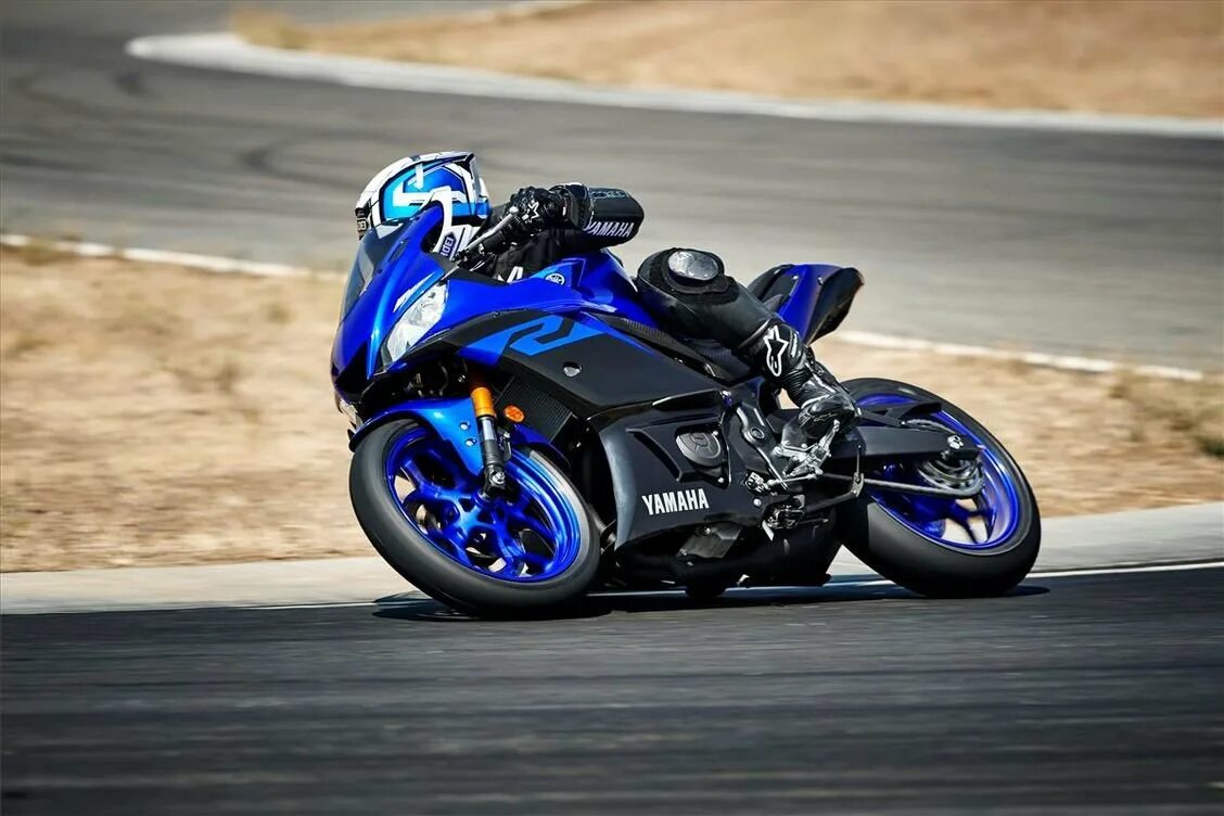 Включи байки синие. Мотоцикл Yamaha YZF-r3. Мотоцикл Yamaha r3. Ямаха YZF r3. Yamaha r3 2019.