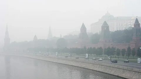 На красной площади будто сквозь туман