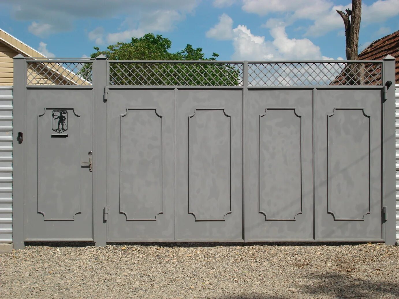 Ворота авито фото. Белорецк калитки. Ворота на кладбище. Дачные ворота. Ворота б у.