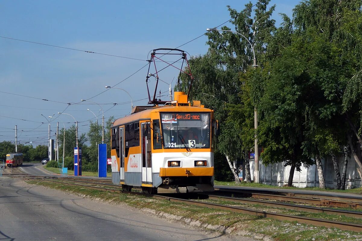 Трамвай 10 барнаул. Tatra t3su квр барнаул. 3021 трамвай барнаул. трамвай татра новосибирск.