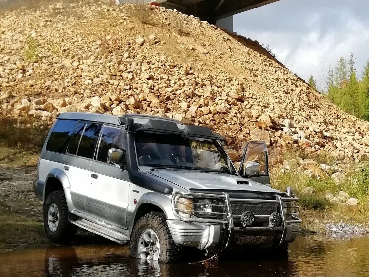 Джип Митсубиси Паджеро. Mitsubishi Pajero II. Мицубиси Паджеро 2 поколения. Митсубиси Паджеро 2 4х4. Купить митсубиси паджеро в красноярске