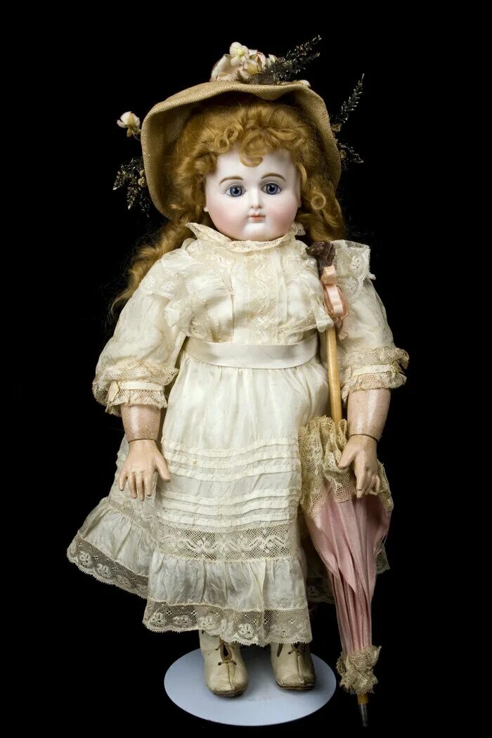 Купить куклу старую. Франция куклы Пандоры 17 век. Антикварные куклы. Старинные фарфоровые куклы. Французские фарфоровые куклы.