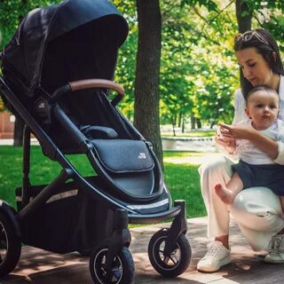Прогулки с коляской Britax Roemer Smile III Plus.