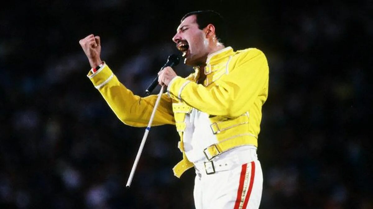 Фредди Меркьюри Wembley. Freddie Mercury Уэмбли. Freddie Mercury Wembley 1986. Queen Уэмбли 1986. Фредди меркьюри стадион