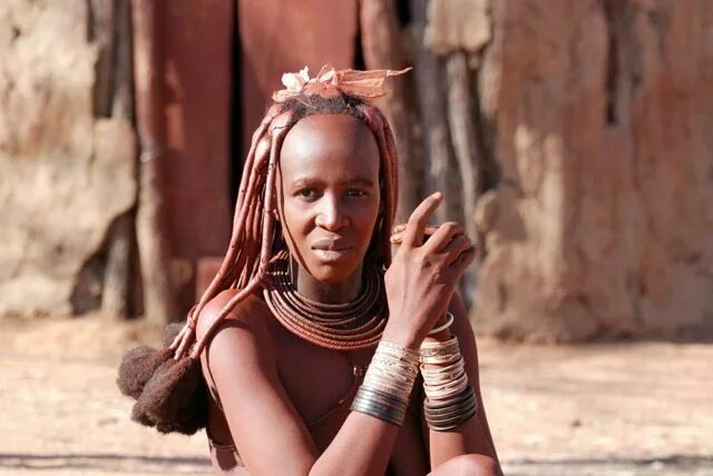 Tribe himba купить. Химба Намибия подростки. Племя Химба женщины. Африканское племя Химба. Племя Химба девочки в полный рост.