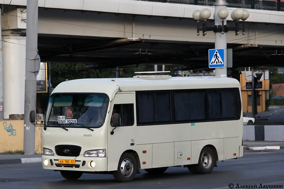 Маршрутка ростов сальск. Hyundai County SWB c08. Hyundai County 818. Hyundai County SWB 2022. Hyundai County КАВЗ 7240.