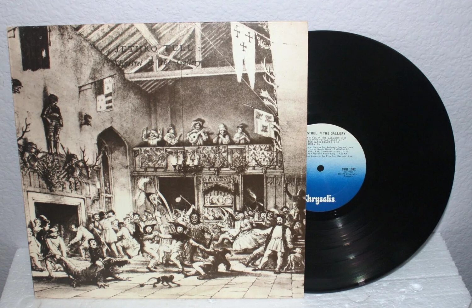 Jethro tull minstrel in the gallery. Пластинки виниловые jethro tull. jethro tull minstrel in the gallery 1975. minstrel in the gallery jethro tull. jethro tull 1984.