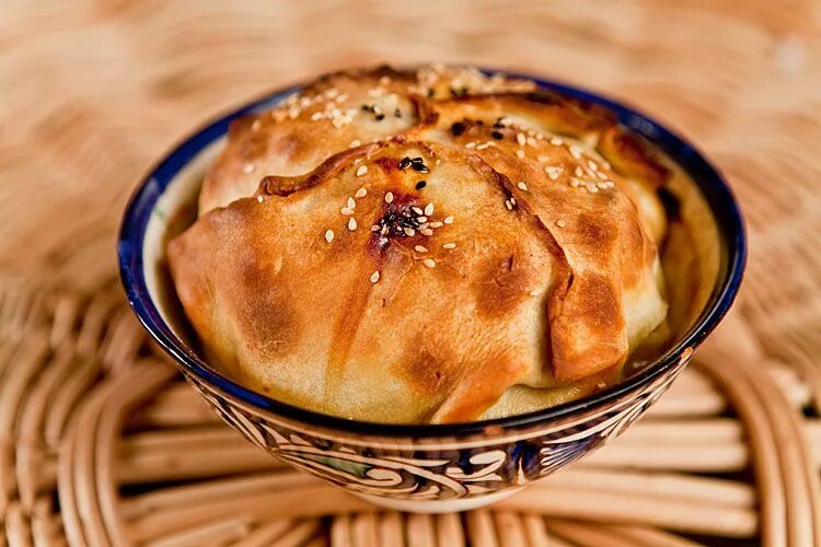 Кесе самса бишкек. Самса капля в тандыре. Самса пармуда. Духовкада нон. Самса тандырная с бараниной.