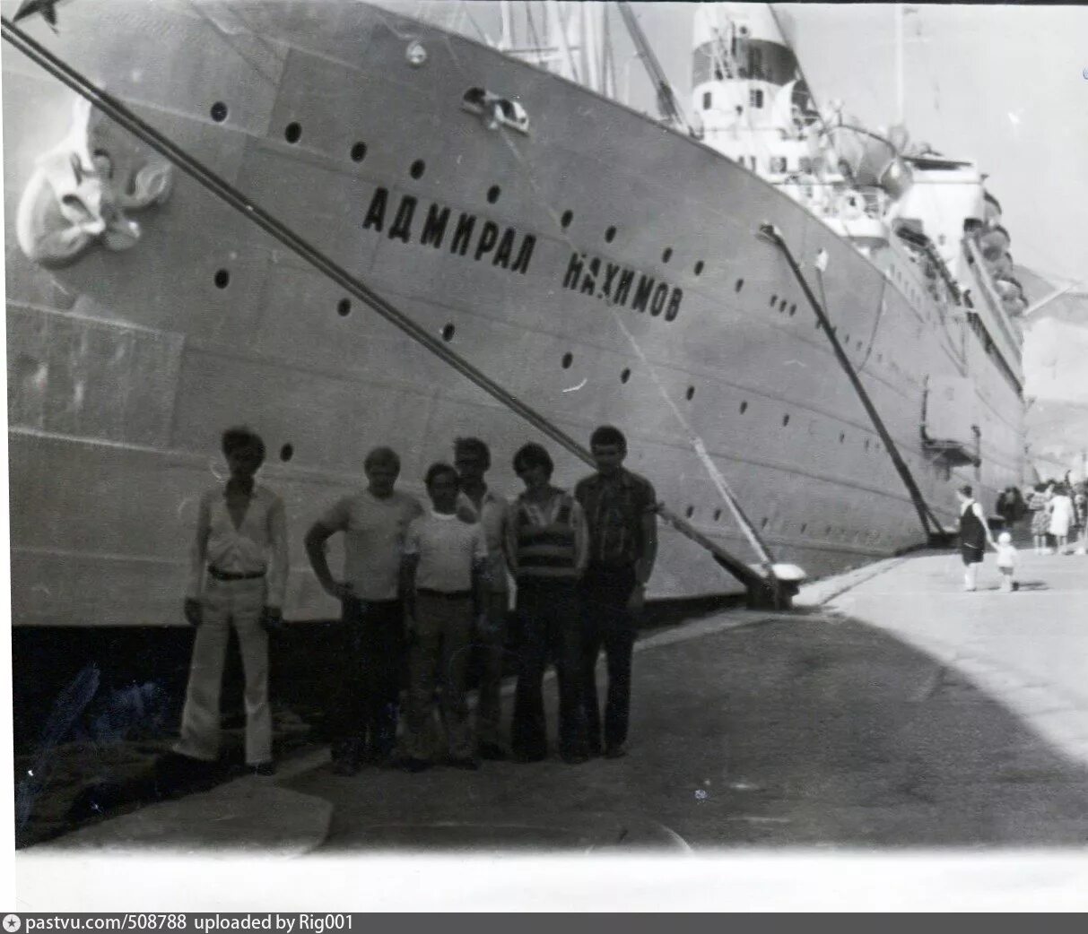Теплоход адмирал нахимов катастрофа 1986. Корабль адмирала нахимова 1986. адмирал нахимов корабль крушение. теплоход берлин адмирал нахимов.