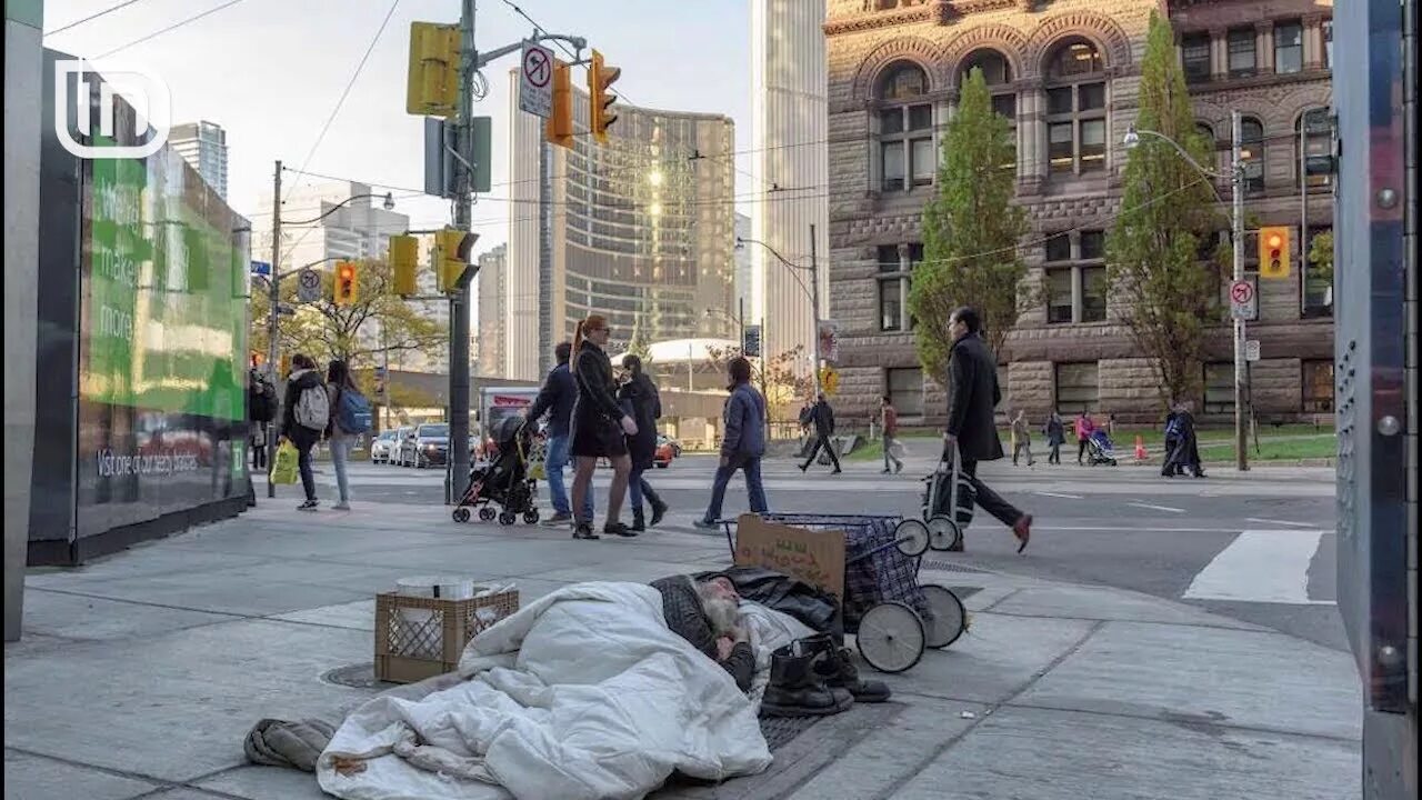 Как жить на улице. Жизнь на улице. Как жить на улице. Бездомные люди которые живут на улицах. Фото из городской жизни в профиль.