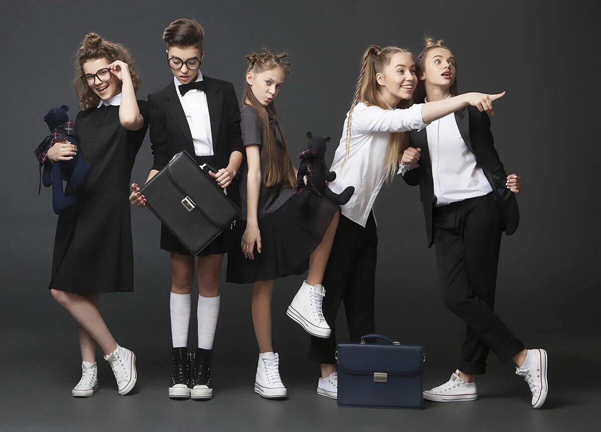 Стильная школьная форма. Школа стиля надпись. Школьная форма академии. Современная школьная форма. Школьная форма в клетку.