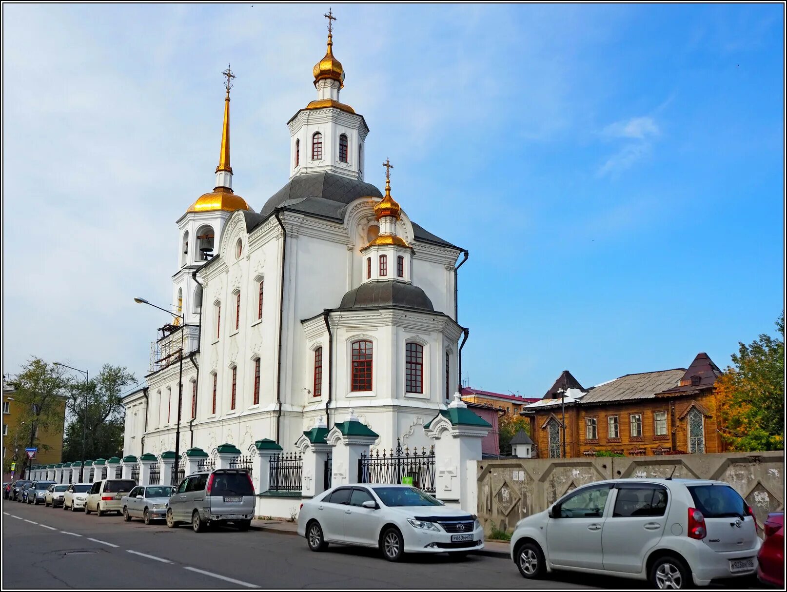 Харлампиевская Церковь Иркутск. Харлампиевский Михайло-Архангельский храм Иркутск.