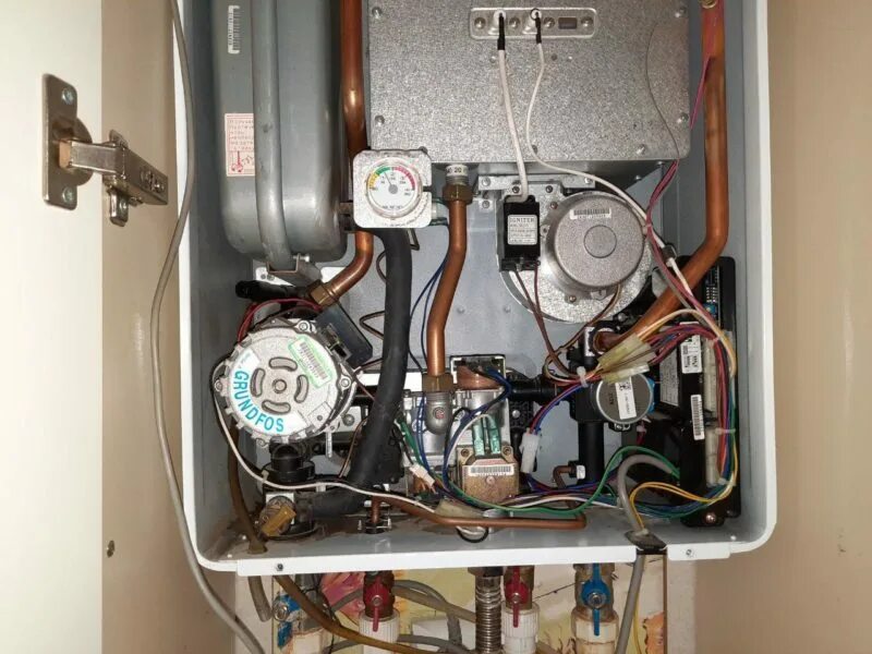 Как открутить газовый котел Как снять крышку на котле