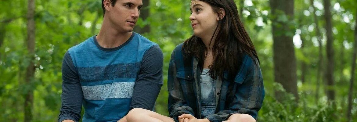 Популярный парень влюбился в простушку. Дрянные девчонки фильм 2004. Одейя раш посвящённый кадры из фильма. Сердцебиение фильм. Красавчик влюбился в простушку.