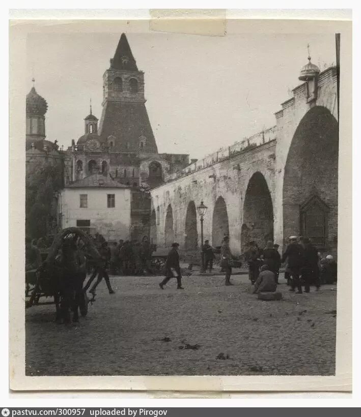Владимирские ворота китайгородской стены. Никольские ворота кремля 1917. Никольские ворота москва. Никольские ворота москва. Никольские ворота москва.