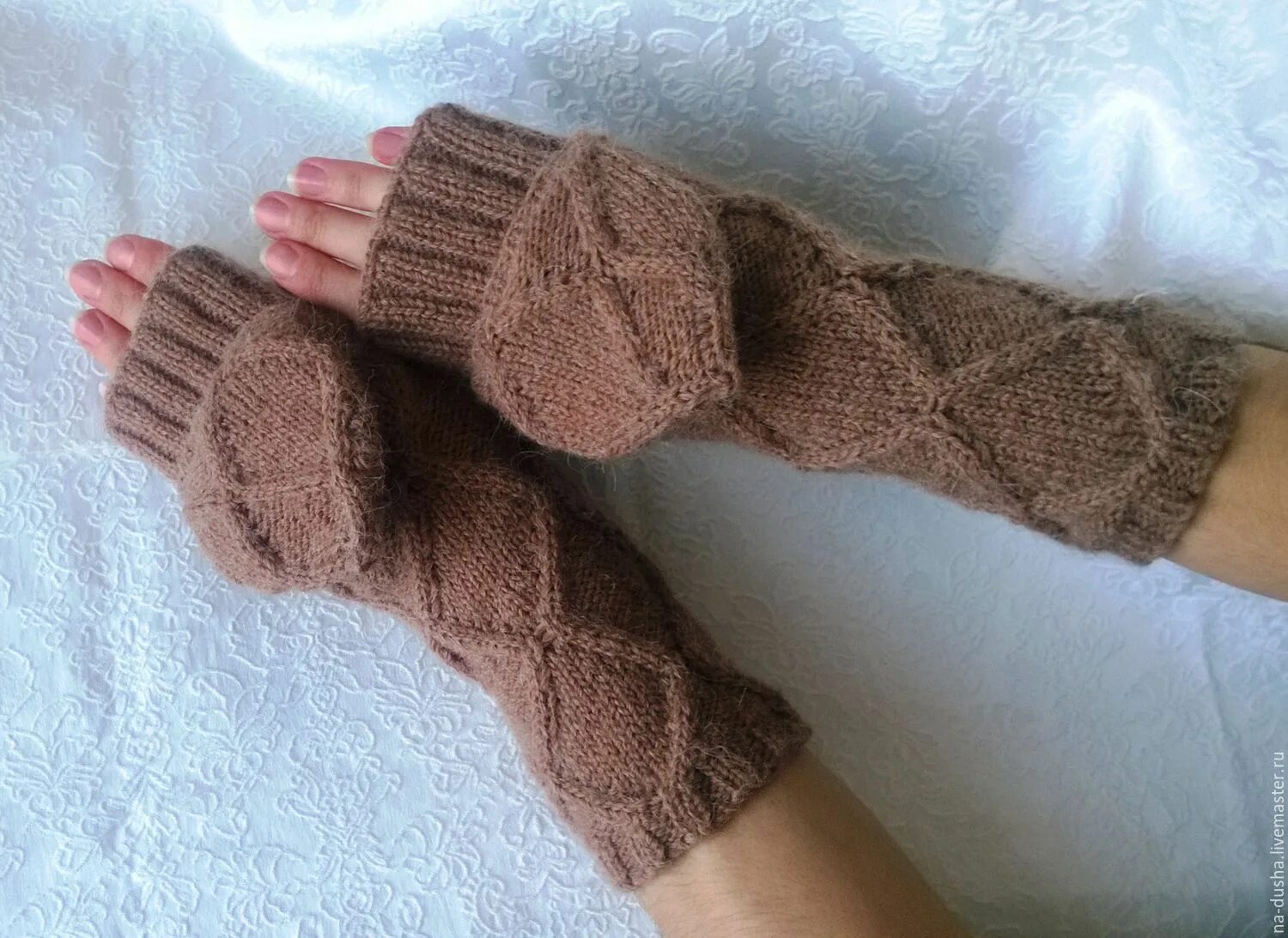 Митенки трансформер. Митенки-варежки трансформеры спицами. Митенки варежки трансформеры. Перчатки без пальцев женские вязаные. Митенки трансформер.