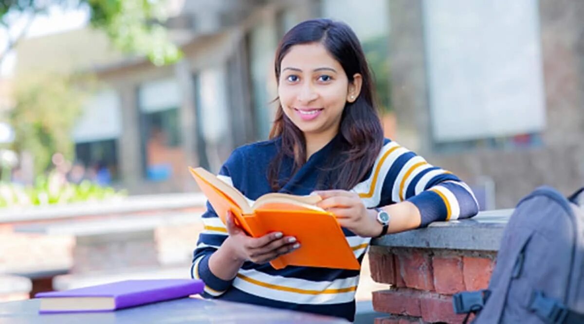 Student 8qism. Indian student. Турецкие студентки. Indian girl in University with. Accountant student.