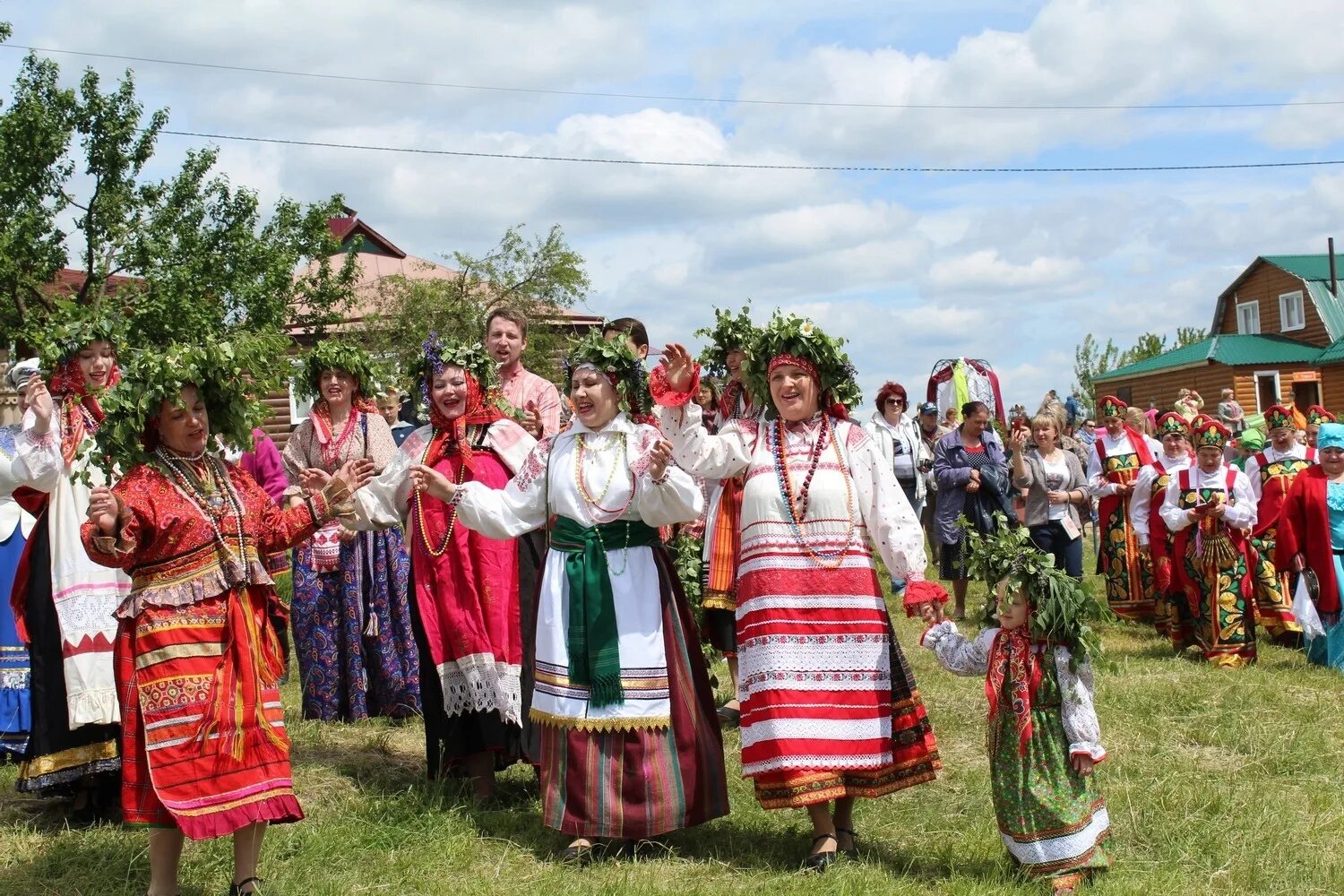 Какого числа отмечают троицу