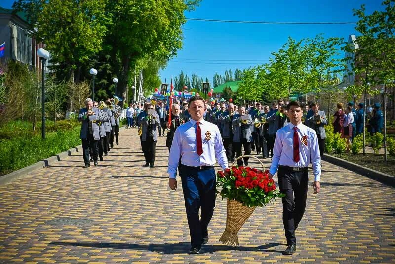 Крёстный ход в добринке липецкой обл 9 мая 2024. Добринка время. Добринка время. Добринка время. Добринка зимняя.