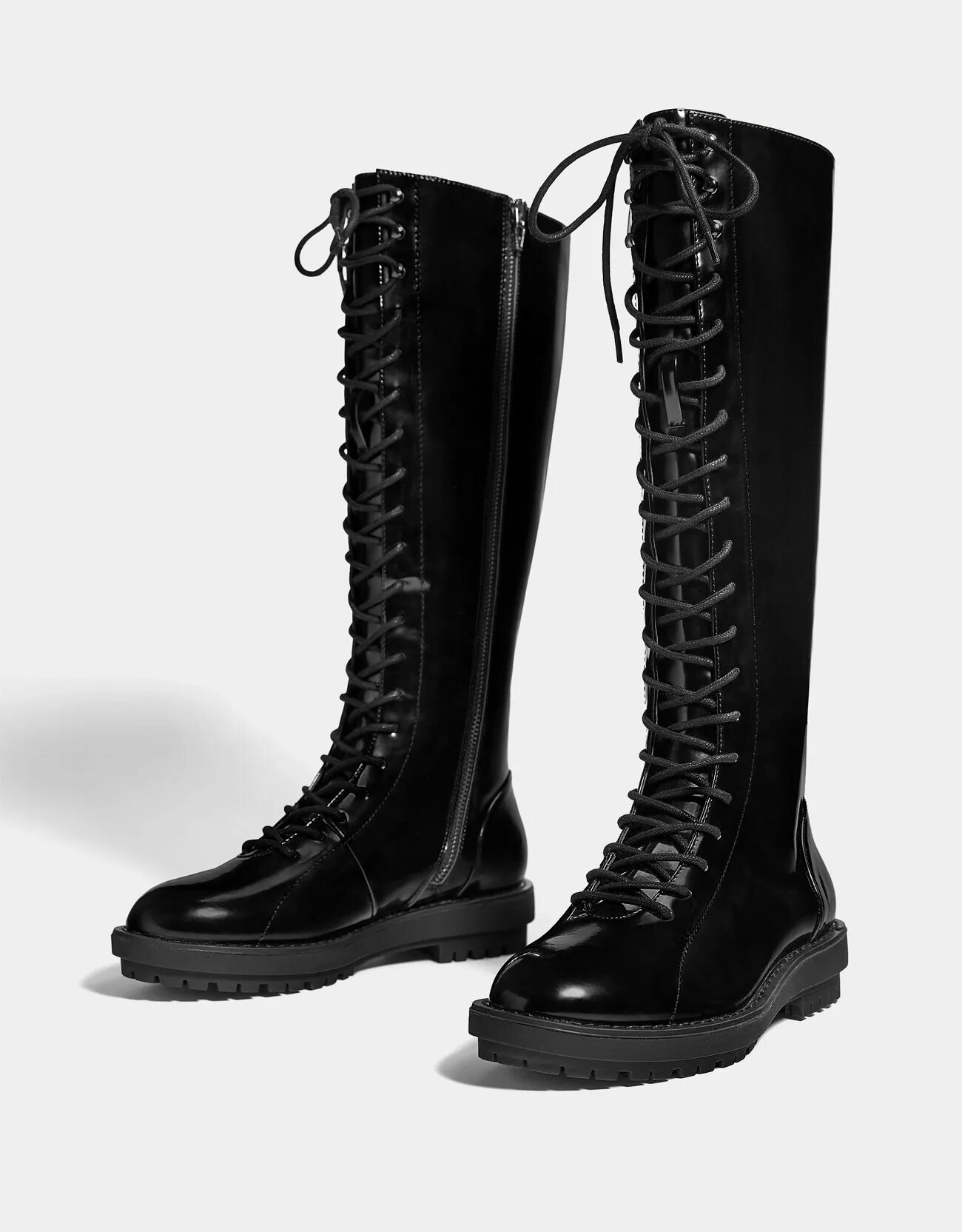 Обувь женская высокие ботинки. Обувь женская высокие ботинки. Demonia ботинки платформа. Обувь женская высокие ботинки. Высокие ботинки на шнуровке nursace.