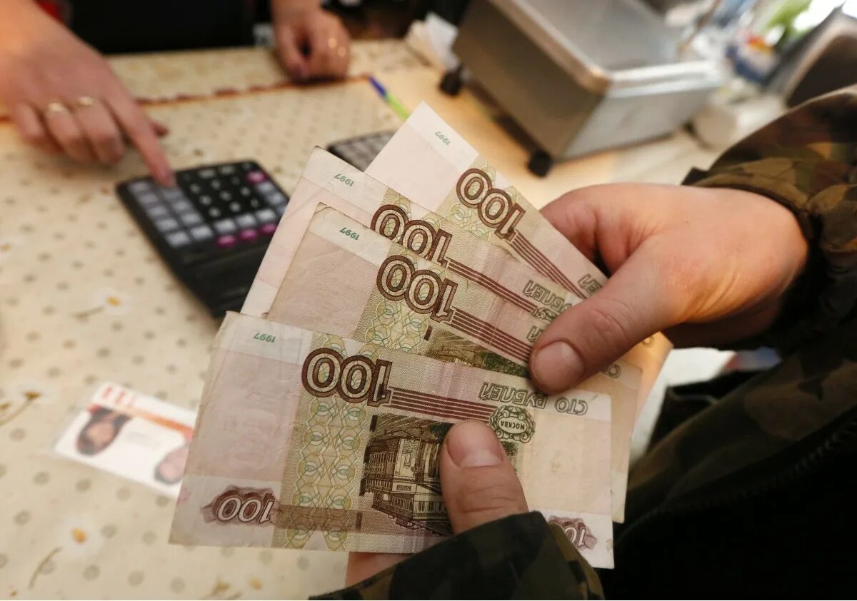 Низкая зарплата. Стал известен доход. Деньги мем. Снижение реальных доходов россиян. Мат капитал в 2023.