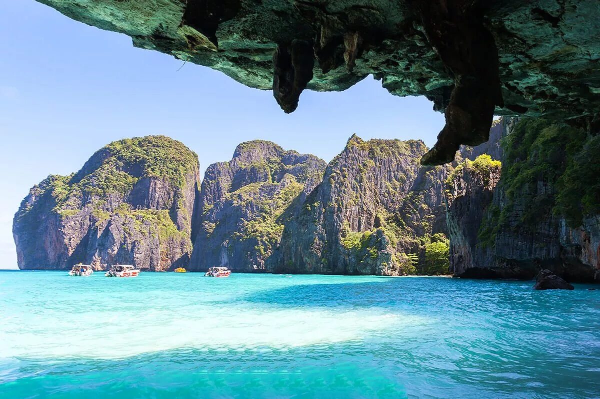 Майя бэй, остров пхи пхи лей, таиланд. Вид с горы пхи пхи. Пирс пхи пхи. Пхи пхи лей. Остров пхи пхи сейчас.