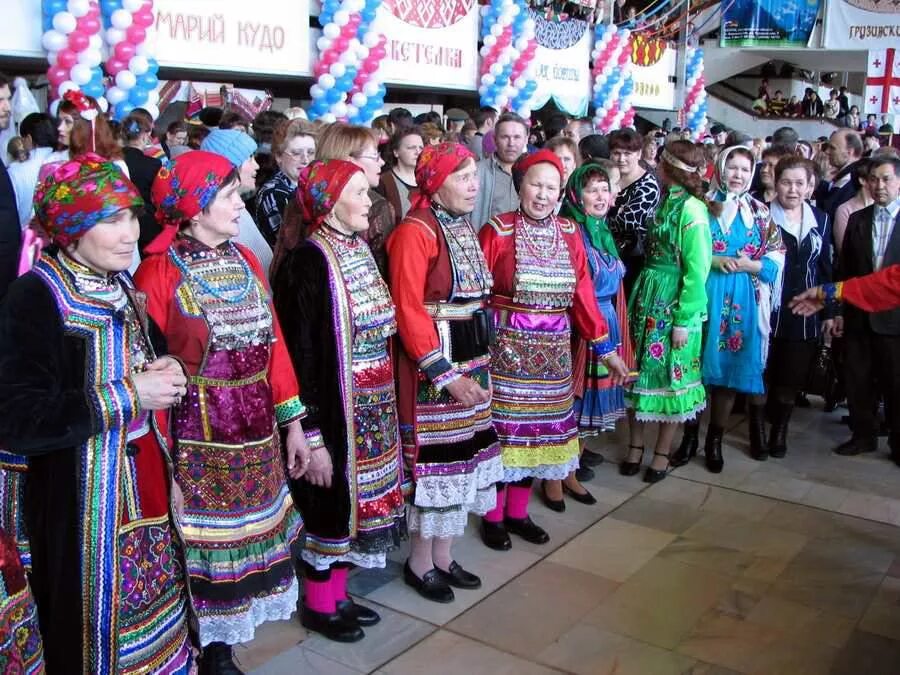 Марийцы народ урала. Марийцы урала традиции. Мари, марийцы, черемисы. Марийцы народ урала. Народы урала марийцы.
