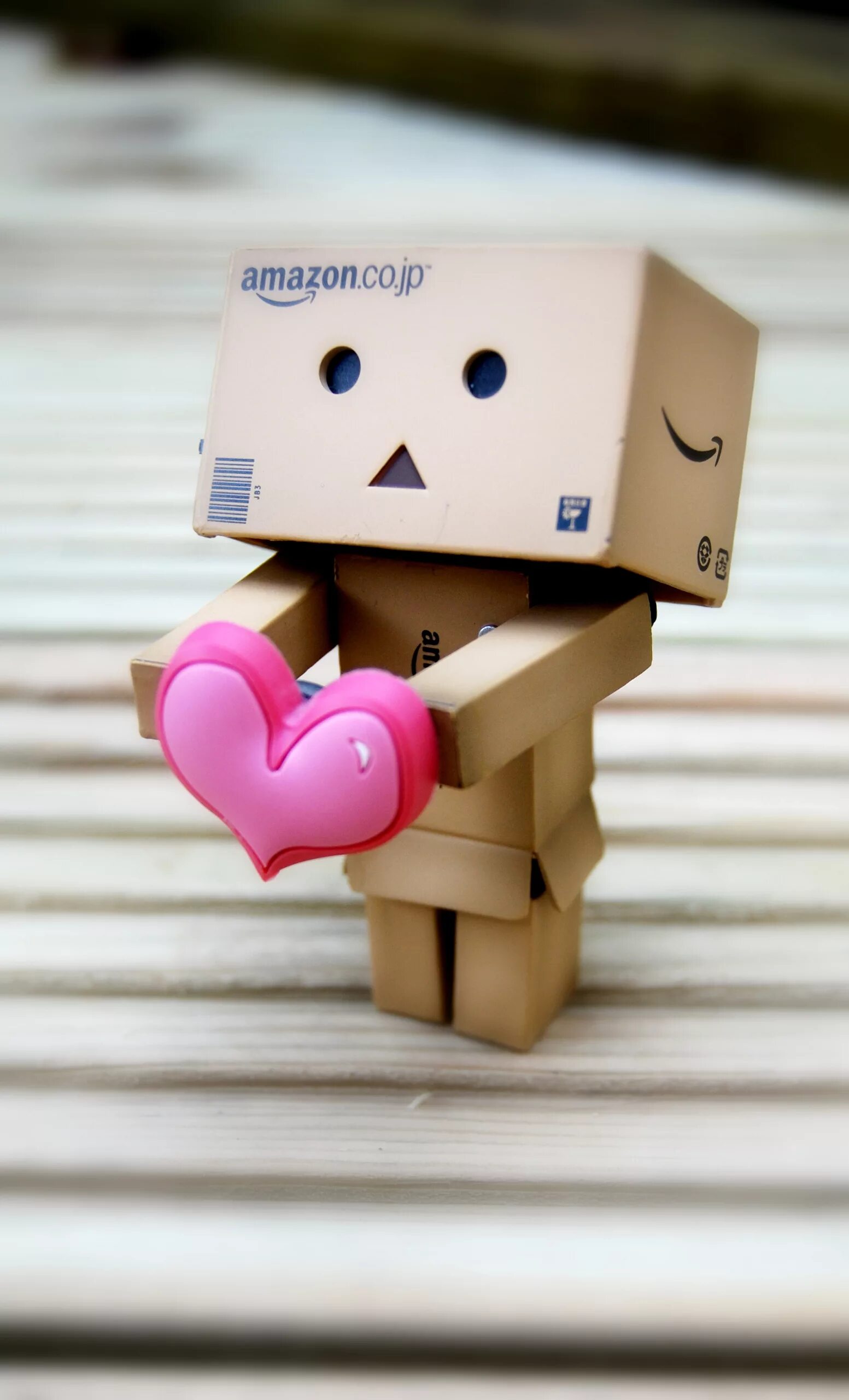 Веселые грусти 3. Картонный робот Danbo. Картонный человечек. Милый человечек. Грустная коробочка.