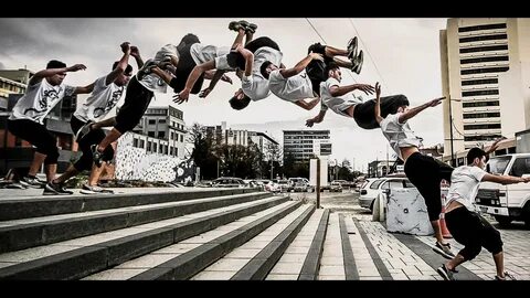 Включи профессионал проходит паркур
