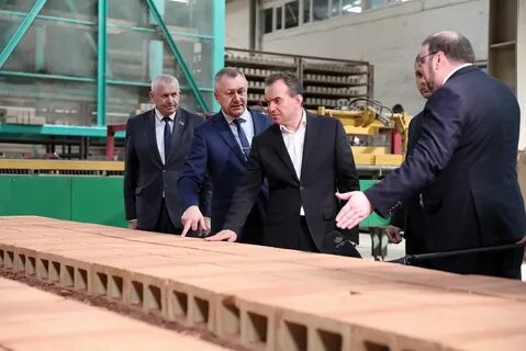 Директор кирпичного завода