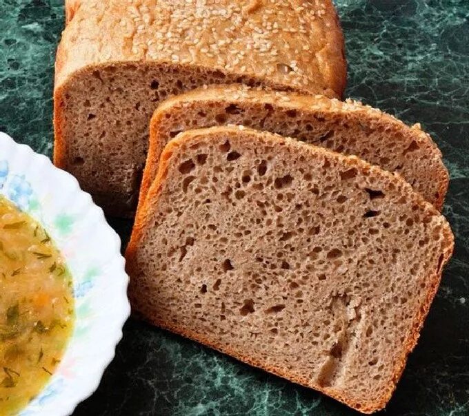 Хлеб на закваске. Хлеб без дрожжей. Домашний хлеб без дрожжей. Домашний хлеб в духовке без дрожжей.