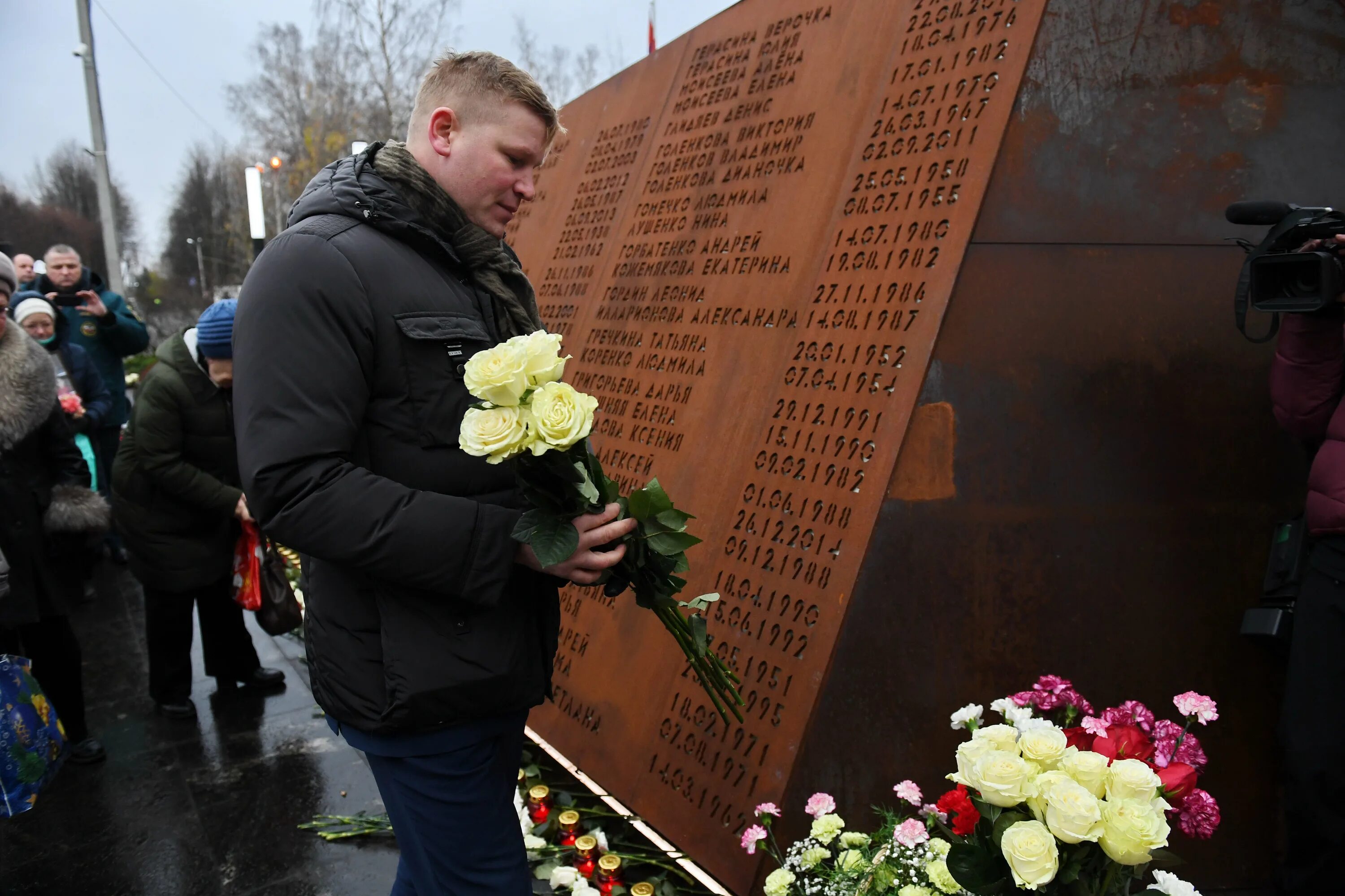 Могилы погибших в Египте 31 октября 2015. Памятники погибших над Синаем. Авиакатастрофа в Египте 2015.