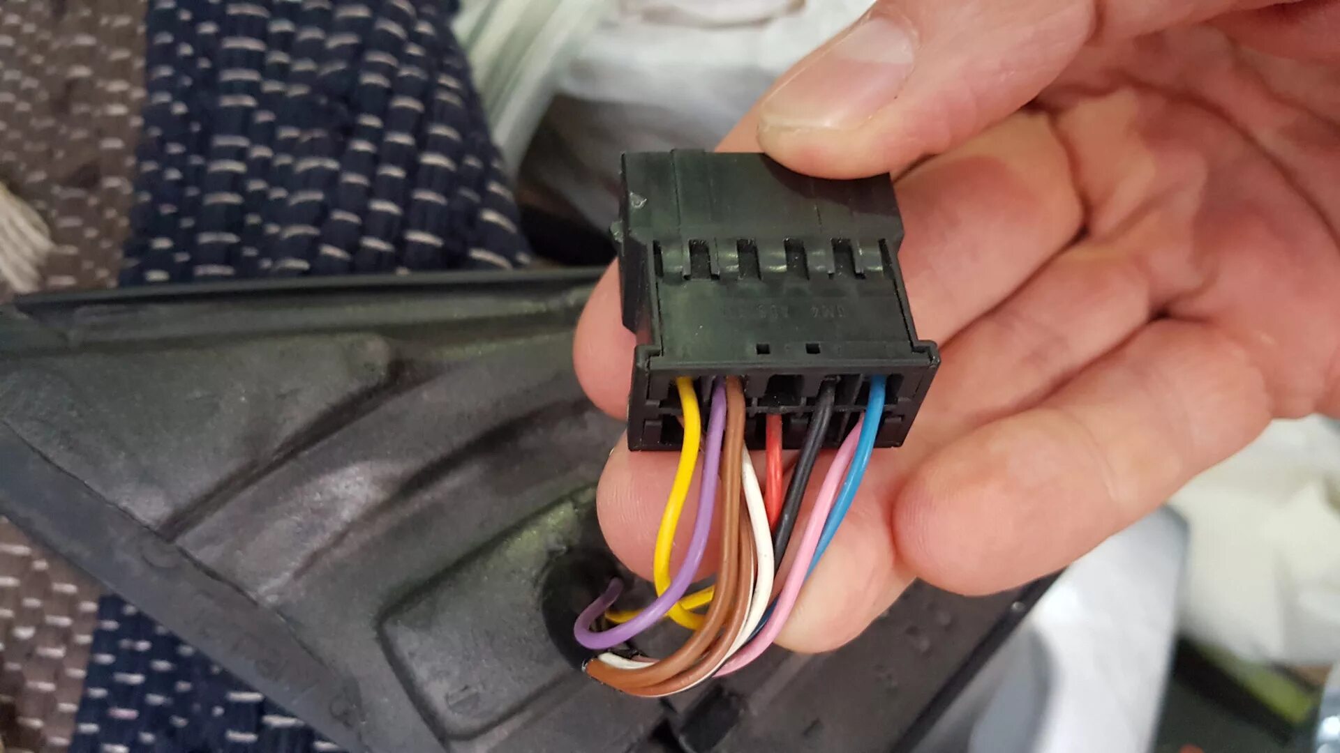 разъем обогрева сидений ауди а4 б6. кан шина в ауди а6 с6 2006. а6 с5 фишки. фишка блока управления светом ауди а6 с5. разъем магнитолы ауди а6 с5.