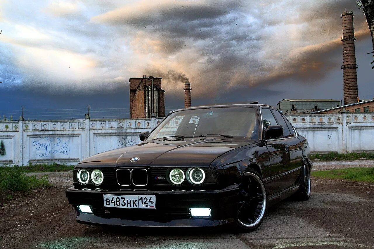 BMW m5 34 e34. БМВ м5 е34. BMW e34 м5. БМВ м5 е34 черная. Бмв е34 номера