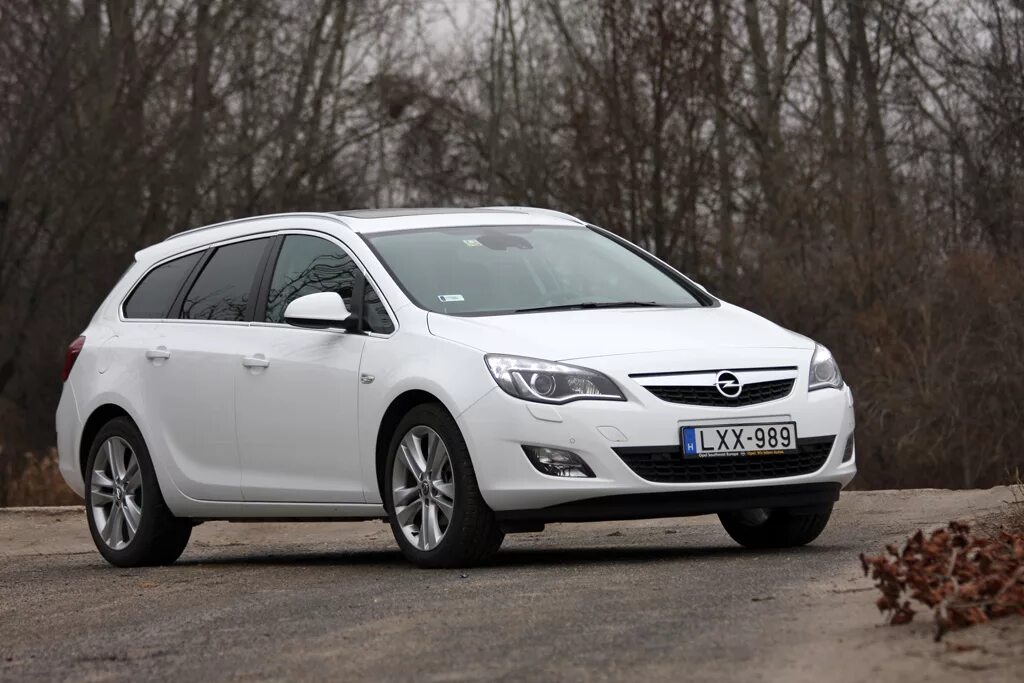 Купить опель в крыму бу. Opel Astra j. Opel Astra j универсал.