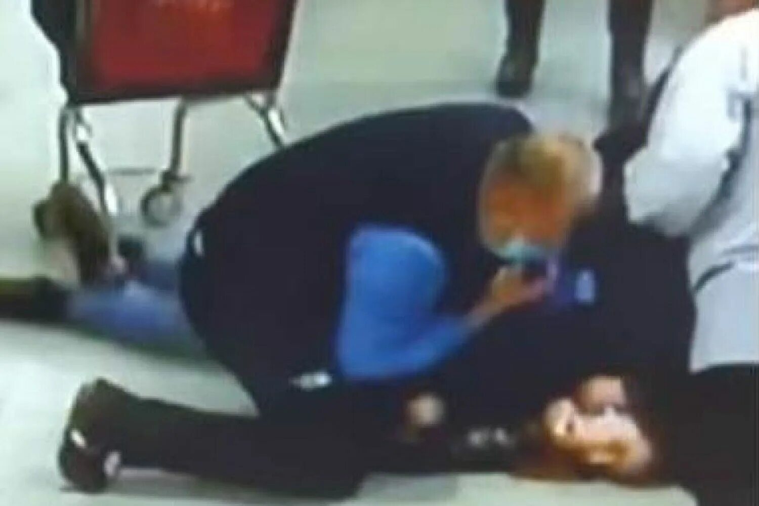 Спас девушку видео