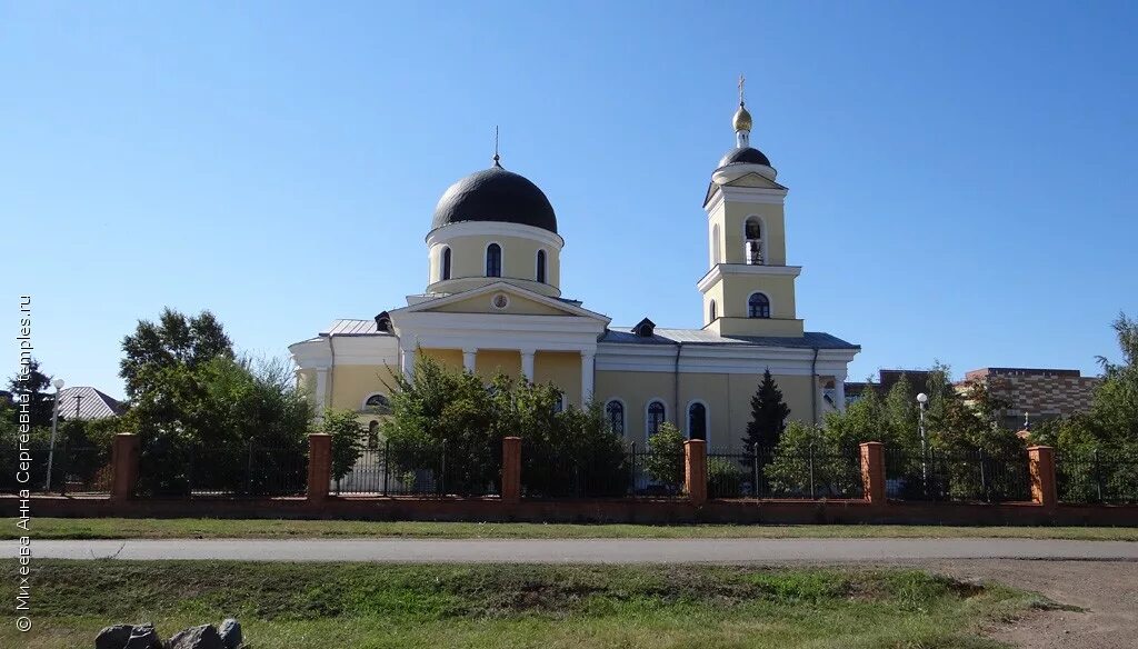 Погода в черном отроге саракташский. Храм в черном Отроге Оренбургской области. Оренбург черный Отрог Церковь.