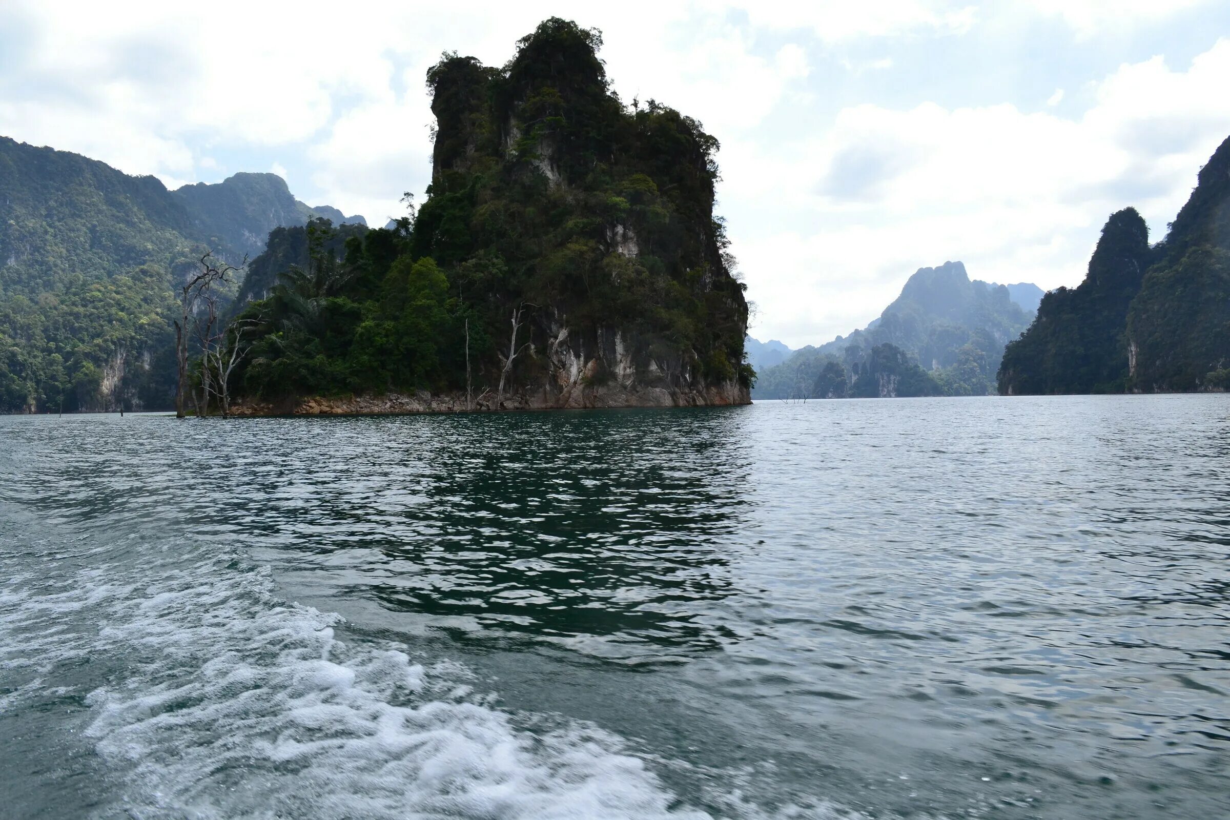 Сураттхани (провинция). Сураттхани. Сураттхани таиланд. Мечеть. Кхао сок национальный парк.