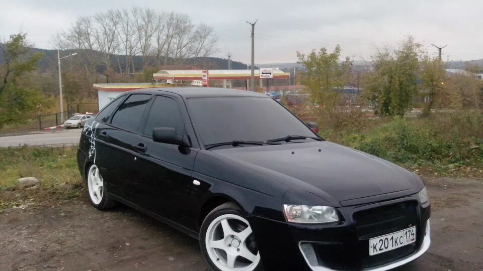 Тюнинг приора хэтчбек черная фото Купить б/у Lada (ВАЗ) Priora I 1.6 MT (98 л.с.) бензин механика в Санкт-Петербур