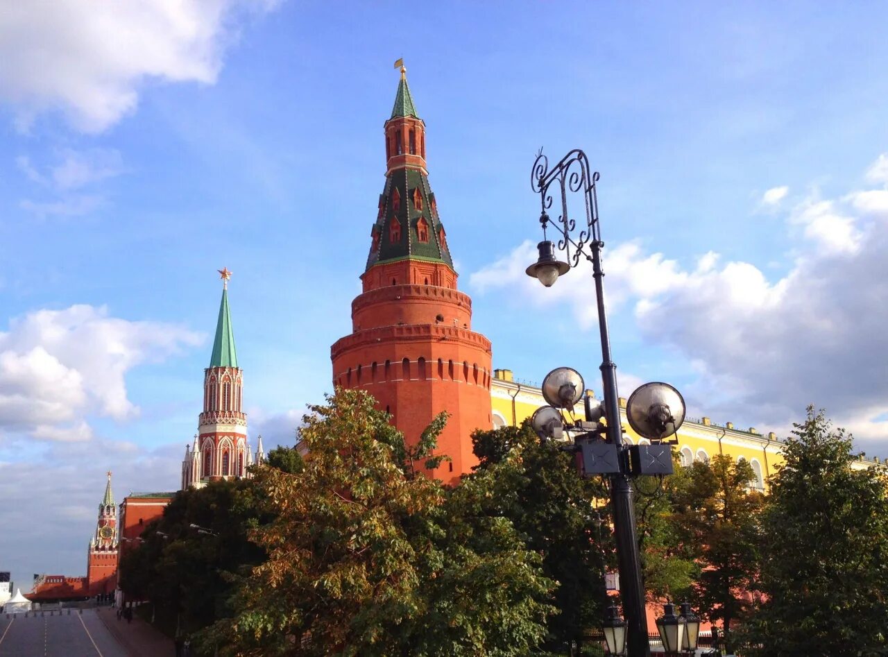 Измененная башня. Угловая арсенальная башня башни московского кремля. Изменённая башня elden ring. Беклемишевская (москворецкая) башня. Измененная башня.