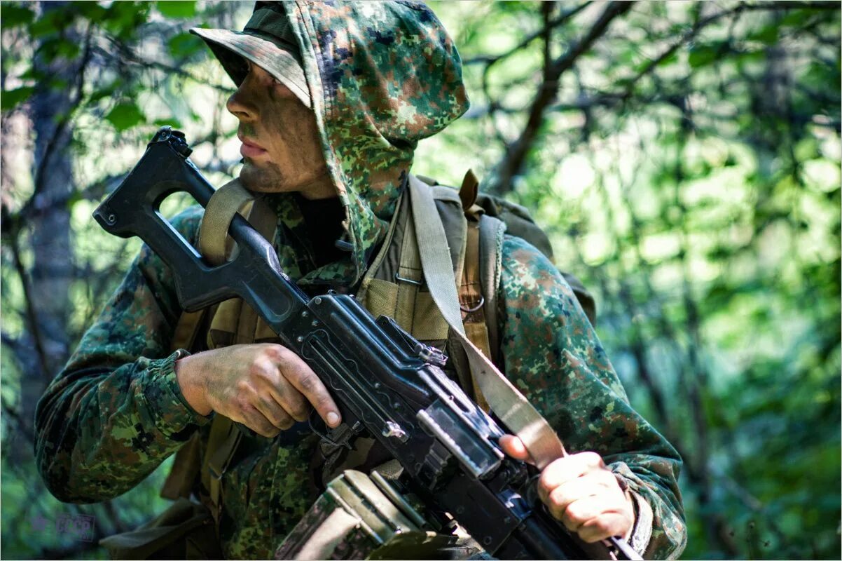 Спецназ ВДВ разведка. Разведка СПН ВДВ. Военный разведчик. Разведчик пулеметчик.