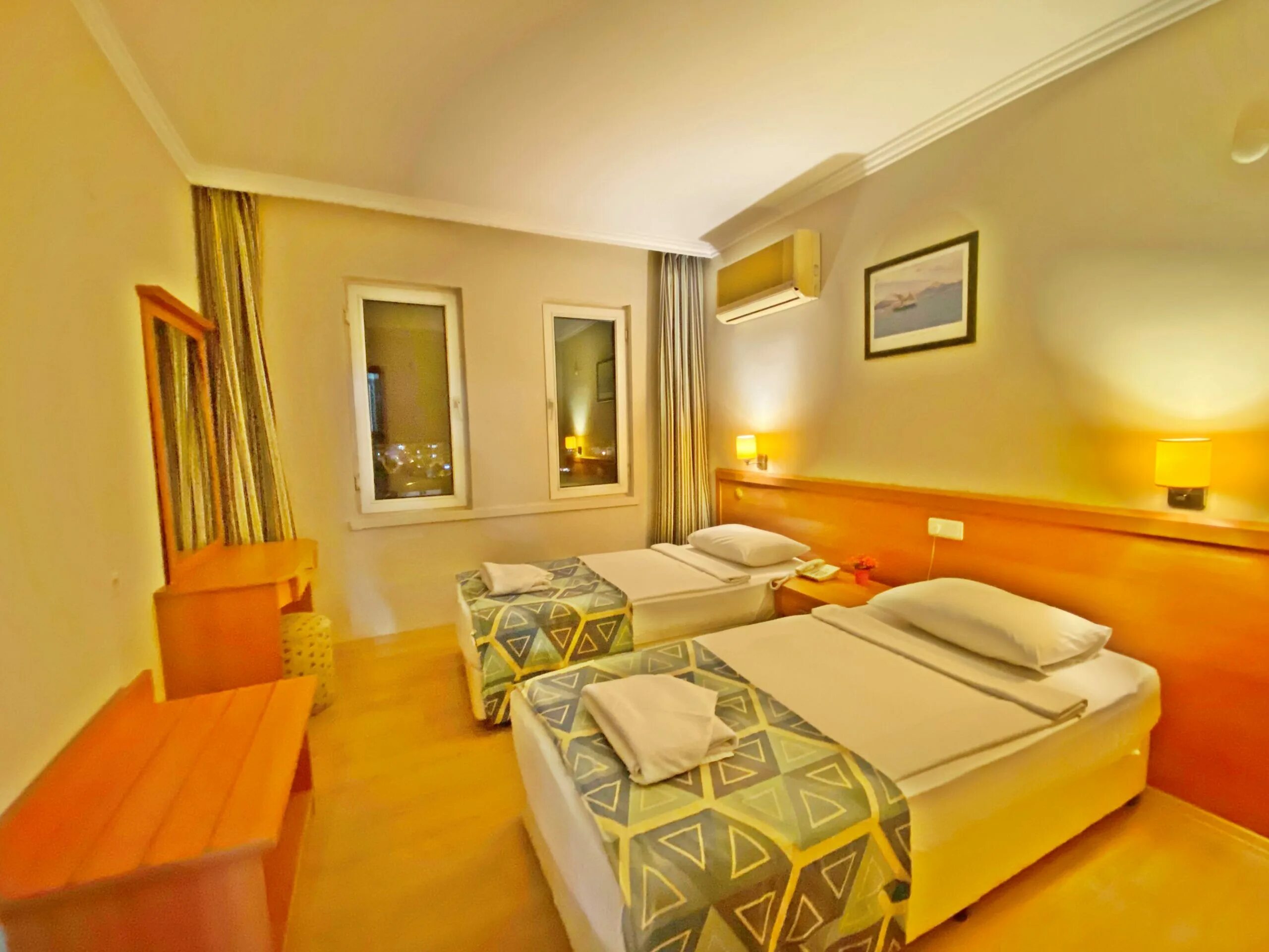 Royal garden suite hotel. Роял гарден турция аланья. Миннеаполис лучший отель 5*. Гарден бич отель 5 турция аланья. Роял гарден бич отель турция.