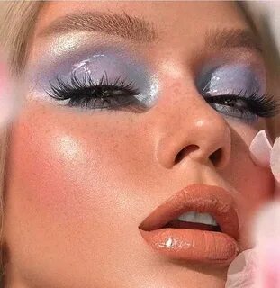 Make up am