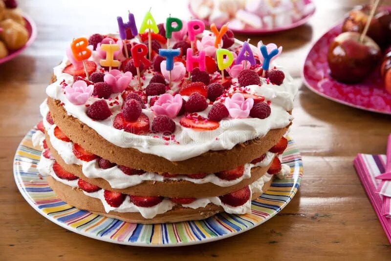Торт девочка. Birthday cake. Торт с днем рождения!. Открытка с днём рождения торт. Торт на день рождения 32.