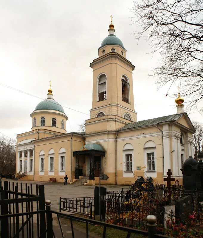Церковь скорбящего кладбища. Калитниковское кладбище церковь. церковь всех скорбящих радости на калитниковском кладбище. калитниковское кладбище в москве. храм в калитниках москва.